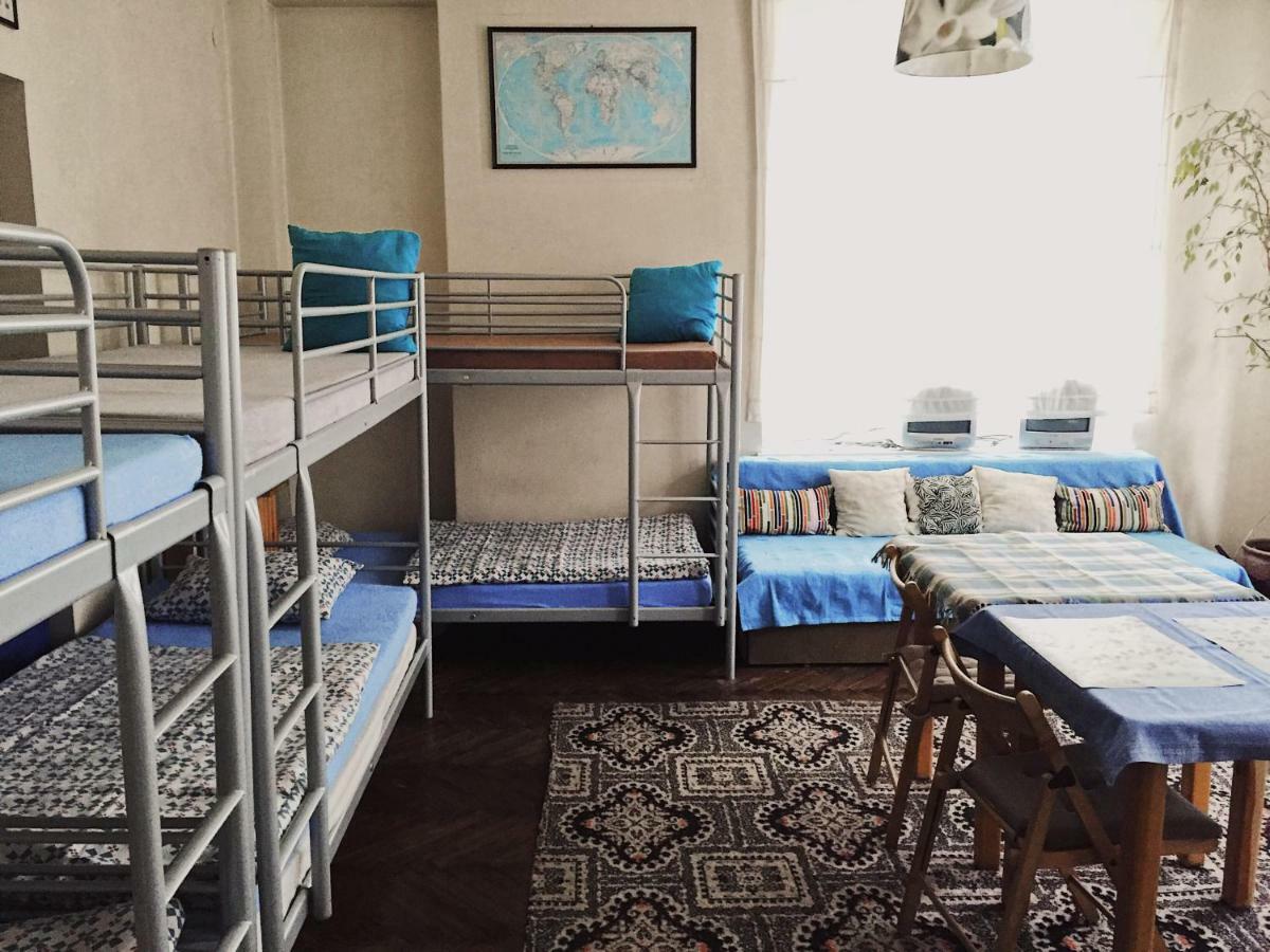 Hostel Aleje 28 Cracovie Extérieur photo