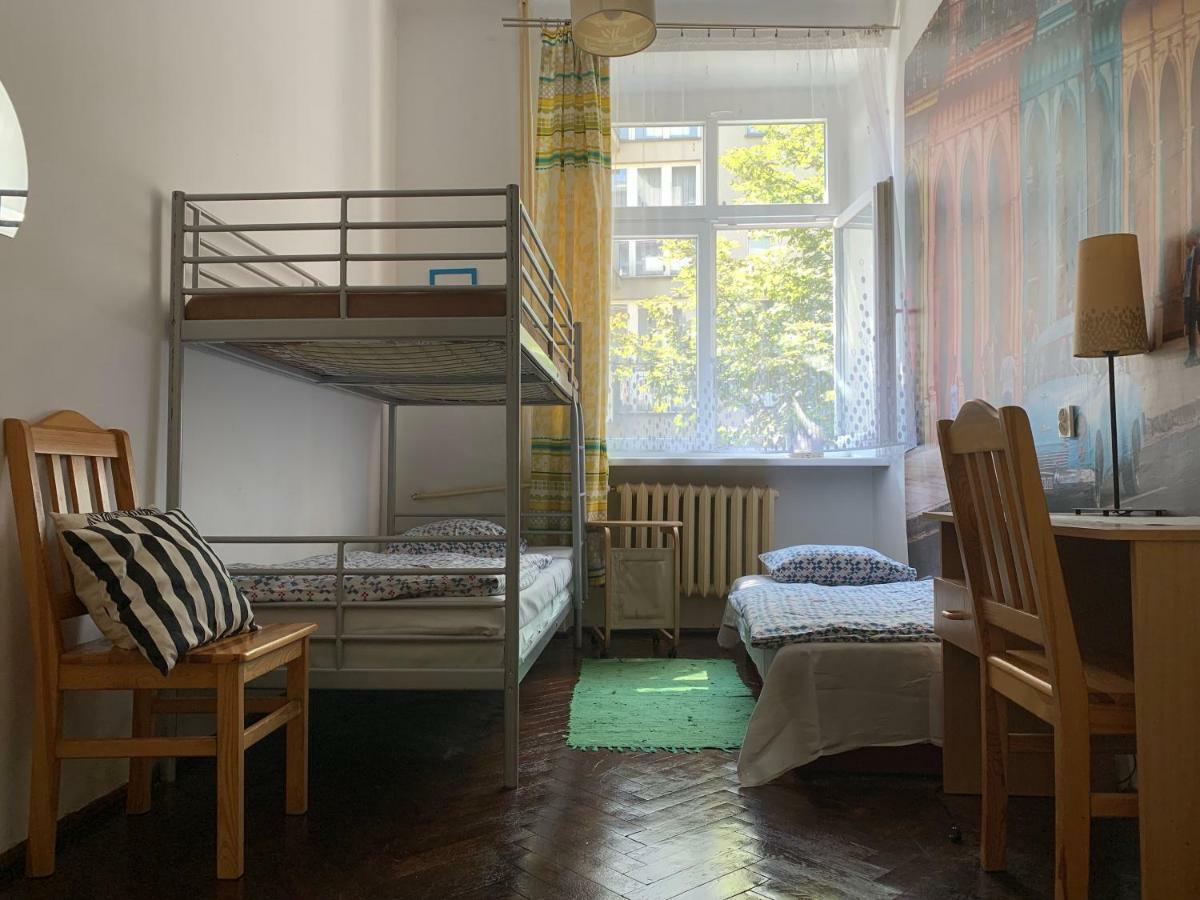 Hostel Aleje 28 Cracovie Extérieur photo