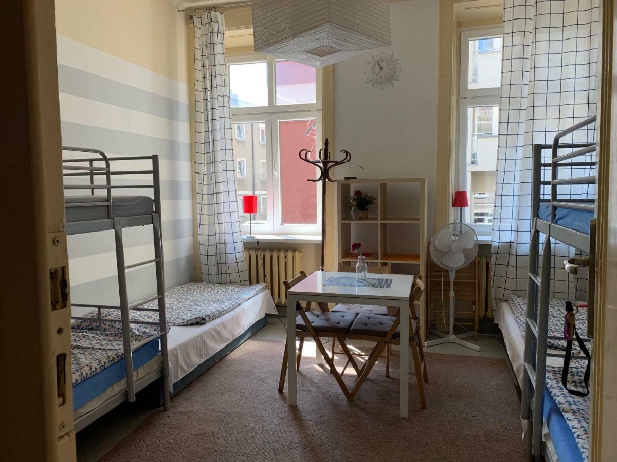 Hostel Aleje 28 Cracovie Extérieur photo